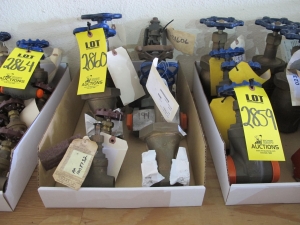 LOT (7) TO INCLUDE: (2) VALVE, GATE TYPE, 1" SIZE, 125 LB, 200 LB WOG RATING, BRONZE MATERIAL, SOLDER CONNECTIONS, SB62 SPECIFICATION, THD BONNET, WEDGE STYLE, SOLID DISC, NON-RISING STEM TRIM, 2-1/2" HANDWHEEL OPERATOR. INLINE PAINT CODE D, PART # 1320, (3) VALVE, GATE TYPE, 2" SIZE, 150 LB, 300 LB WOG RATING, BRONZE MATERIAL, FNPT CONNECTIONS, SB61 SPECIFICATION, UNION BONNET, SOLID WEDGE, RISING STEM STYLE, HANDWHEEL OPERATOR. MARK #236, PAINT CODE C, PART # T-134, (1) VALVE, GLOBE TYPE, 1-1/2" SIZE, 200 LB RATING, BRASS MATERIAL, FPT CONNECTIONS, THD BONNET, ANGLE STYLE, RISINT STEM TRIM, TEFLON DISC SOFTGOODS, HANDWHEEL OPERATOR. 1-7/8" ORIFICE, PART # FIG 73PS, (1) VALVE, GATE TYPE, 2" SIZE, 175 LB, 150 LB STEAM, 300 LB WOG RATING, BRONZE MATERIAL, FNPT CONNECTIONS, SB61 SPECIFICATION, OUTSIDE SCREW AND YOKE STYLE, RENEWABLE DISC, RISING STEM TRIM, 5" HANDWHEEL OPERATOR. PAINT CODE C, PART # 150 (W-51) LOADING & HANDLING FEE $5-